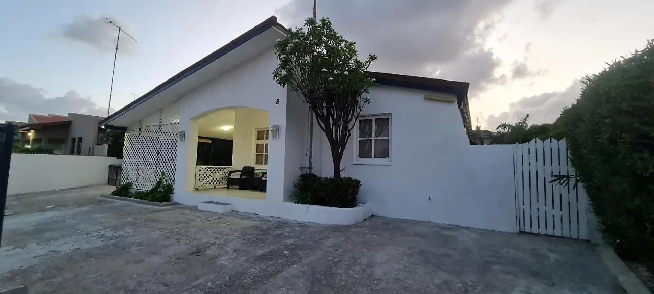 Family And Friends Villa With Big Private Pool Willemstad